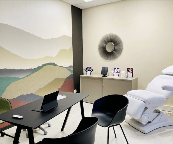 Dermo-Laser-Centre-laser-Lyon-salle-de-consultation-min.png